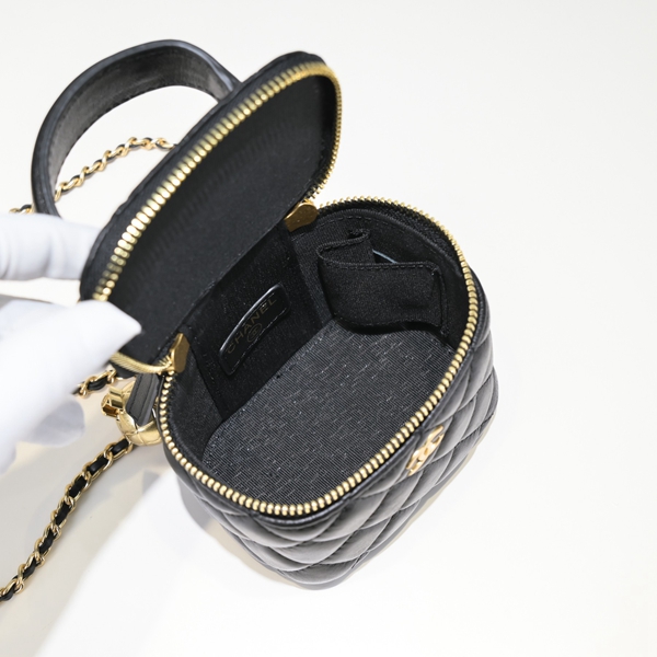 シャネルバッグ着用イメージ